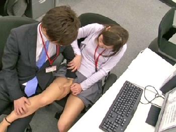 会社のアイドル可愛い契約社員と会社で性行為