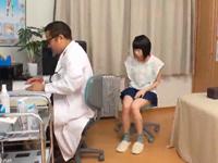 猥褻医者に性的ハラスメントされるも抵抗出来ずオメコの中でそのまま射精される童顔娘