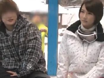 友人とマッサージ体験のはずが途中で性的興奮して膣射交尾した素人娘