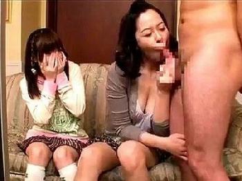 毎日でも通いつめたい巨乳少女ソープ嬢の献身的な性行為