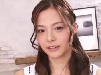 笑顔が尊すぎる関西弁グラドル美少女の可愛いお顔が精液で汚れる