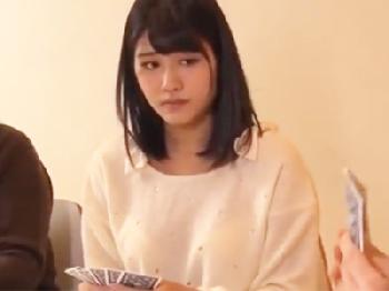 イタズラ好きなエロ少年におめこを好き放題使われる美少女