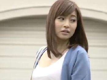 童顔な若妻が爆発寸前な性的欲望を拗らせ義理息子と肉親姦W
