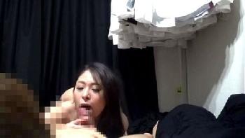 ナンパでお持ち帰りした巨乳お姉さん盗撮されてるのも知らずにSEXに超興奮!!