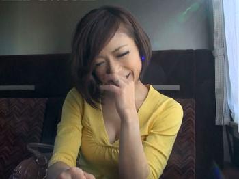 男優がまさかの精液暴発してしまった強烈にエロティックな素人人妻