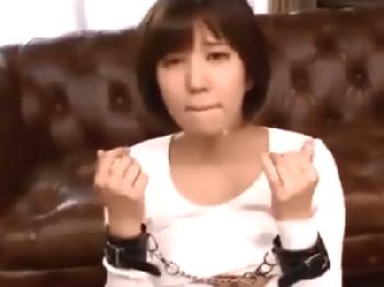 パンチラでオヤジを釣ってヤラせないギャルを性的制裁