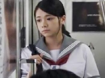 痴漢され感じてしまった美少女女子校生が中年男のイチモツの虜になり自ら求める淫らにW