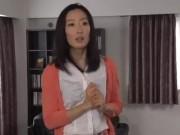 脱走者に標的にされ溜まった性的欲望をぶつけられる人妻