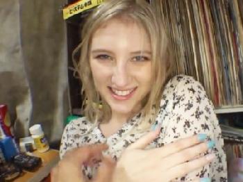 北欧の透明すぎる金髪天使と情熱的な膣射ハメ撮りW