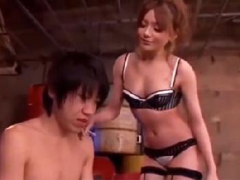 【女子校生】性感オイルマッサージ!!非道なマッサージ師の巧みな施術で次第に未成熟ヴァギナから卑猥なお汁が!!