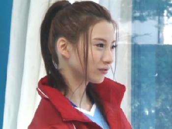 アスリート系女子大生をマッサージと言葉巧みに騙してコンドーム未装着のお仕置き性交