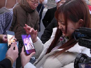 写メの場所を特定出来たらゴムなし腟内射精!!美谷朱里の女陰を賭けた追跡バトル開幕!!