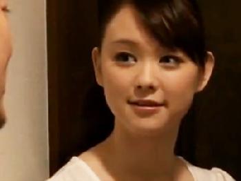 美魔女の出張マッサージでフル勃起してゴムなし挿入顔面射精セックス!!