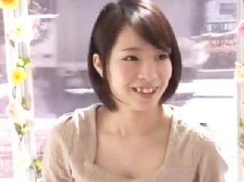 美女会社員を無料エステと連れ込んで避妊具なしで挿入する