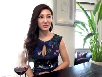 セレブな素人人妻…シノケンにナンパハメ撮りされてワレメ内部へ直接射精を許して性行為