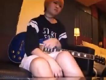 お金欲しさにハメ撮り膣内射精する現役ギャル