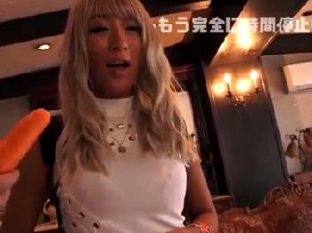 タイムストップして尻軽ギャルの膣にあれこれ突っ込む極悪イタズラW