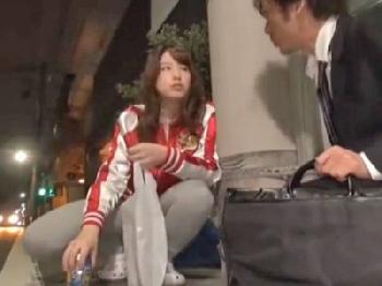 酔い潰れたヤンキー娘を介抱したら挑発してきたので連チャン膣内射精!!