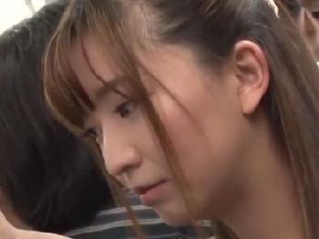無警戒で電車に乗ってしまった結果→痴漢男に好き放題に挿入される美女