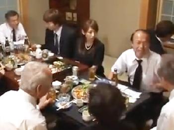 未亡人となった妻が夫の葬式の後に親族の傍で義理息子にヤられる…