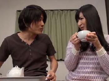 大人の色気がムンムンな巨乳美女に耐えきれず迂闊にも女陰へ直射精