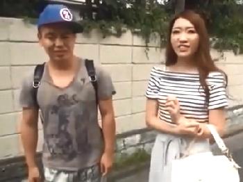 諭吉の誘惑に勝てず男友達と性交し合う素人娘W