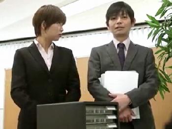 結婚が決まったショートヘアの女性会社員がストーカー上司に寝取られて強制婦女暴行!!