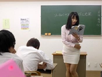 授業中も調教!!生徒の肉欲便所に成り下がった巨乳女教師