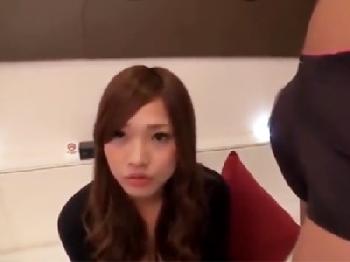 関西弁の19歳女子大生ギャルにセンズリ誇示する→猥褻露呈性行為