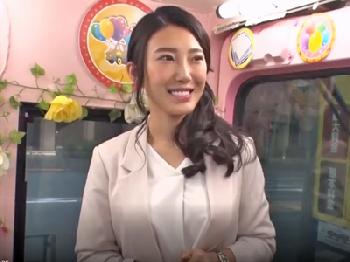 高学歴高収入のハイスペックOLがMM便で抑えきれない性的欲求を解放!!