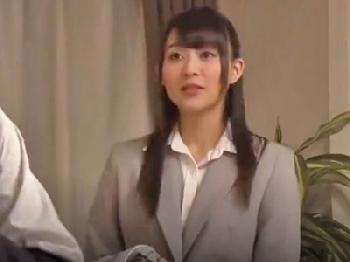 出張先で後輩女性社員と相部屋ハプニング→密室に辛抱の限界!!