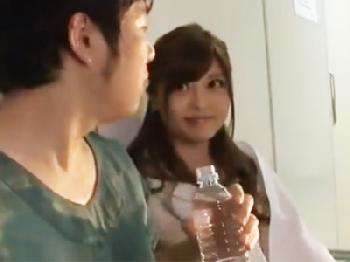 将来有望な外科医先生を至高の性技で手玉にとってしまう魅惑的な白衣の天使