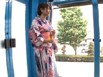 花火大会の浴衣ギャルをナンパ!!豊満なケツに恍惚発射