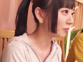 変態医師から歯ブラシの特訓を受ける巨乳歯科助手