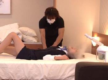 仕組まれた媚薬婦女暴行!!キャビンアテンダントさんが火照る発情を抑えきれなくなって首絞め性交