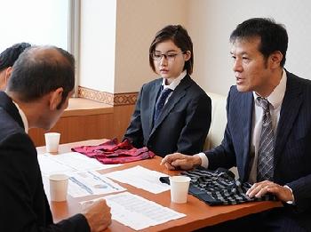 男装バレた女性会社員が上司を口止めするため朝までコンドーム未装着の膣射性交