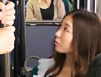 変態夫からの依頼で寝取ってほしいと仕組まれたバス内痴漢→凌辱の一部始終