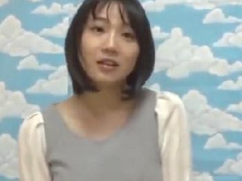 爆乳人妻が童貞の筆おろしに挑む