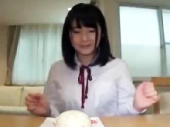 女子校生特有の若干のムチッと美味しそうな女体がそそる具合が劣情をかき立てる童顔娘の肉厚女性器にスペルマ孕ませ射精