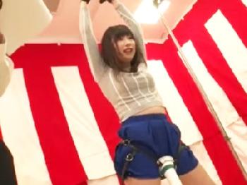 賞金目当てに電動マッサージ器当て拘束クイズに挑むも不正解連発ですぐに挿入罰ゲームW