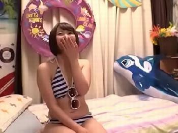 海に遊びに来ていたノリ良し女子大生を言いくるめて寝取り連チャン膣内射精!!