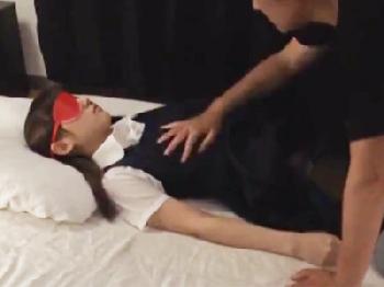 拉致られた美少女女子校生が知らない中年男性のスペルマ注がれてしまう悲劇