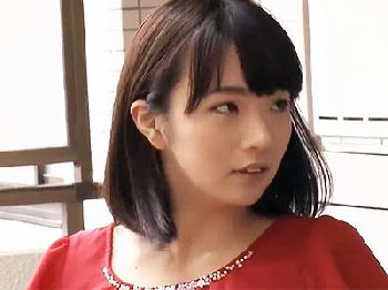 隣の部屋の不貞人妻が僕の部屋で夫に内緒のたばこ→性的欲望が爆発寸前な浮気性交