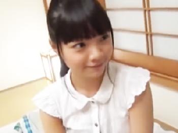 変態親父が小〇生みたい顔した少女を玩具にして性交