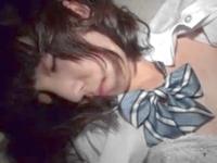 睡眠薬盛られて熟睡中のパイパン女子校生を勝手にハメ撮り婦女暴行!!