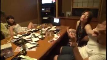 素人人妻2人組をナンパ→飲みに行ってホテルへ連れ出し不貞中出し4P