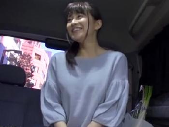 ダメ元でナンパした清楚人妻が車内で即射精するまで口内性交してくれた