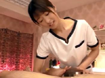 清楚で美しい回春セラピストの乳首睾丸アナル舐め手コキとフェラチオご奉仕で絶頂射精