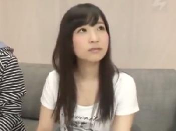 ナンパした友人同士の男女がお金の為に人前SEX