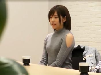 清純派の超キュートな美少女が言われるがままAV出演してまさかの超絶フェラ披露W